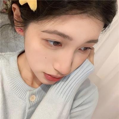 两个人一双手 封面